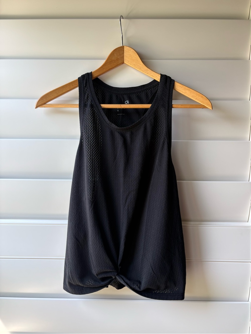 Gap Fit  breathe Black Performance or workout Tank Top